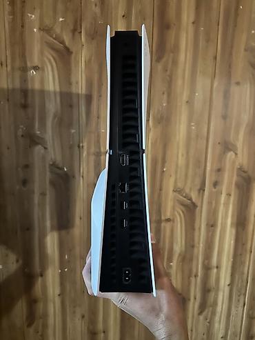 Sony PlayStation: PlayStation 5 (версия с дисководом) + аксессуары и игры Комплектация — 6