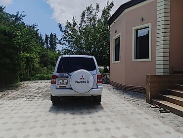 7 nəfərlik avtomobillər: Mitsubishi Pajero: 1.8 l | 1998 il 350000 km Ofrouder/SUV — 4