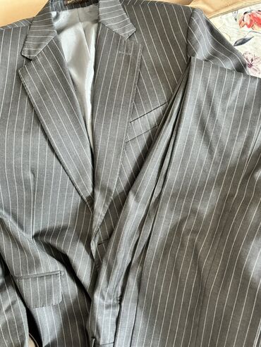 Kostyumlar: Klassik kişi kostyumu – EMILAND - Model: İki parçalı kostyum (jilet — 3