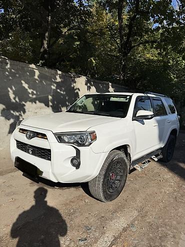 Toyota 4Runner: 2022 г., 4 л, Автомат, Бензин, Внедорожник