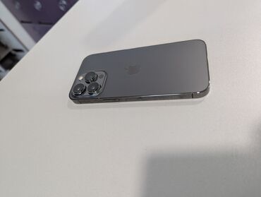 Apple iPhone: IPhone 13 Pro, Б/у, 256 ГБ, Graphite, Зарядное устройство, Защитное стекло, Чехол, 77 %