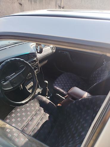 Продажа авто: Volkswagen Golf: 1992 г., 1.8 л, Механика, Бензин, Хэтчбэк — 8