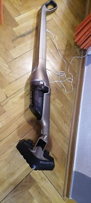 Štapni usisivači: Usisivač ROVENTA ručni na bateriju
Ispravan
Mirjevo na lalafo.rs — 8 Štapni usisivači: Usisivač ROVENTA ručni na bateriju
Ispravan
Mirjevo — 8
