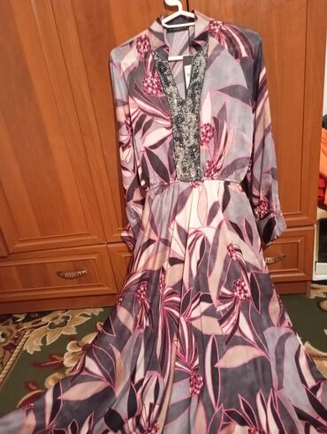 турецкие вечерние платья: Вечернее платье, Длинная модель, Атлас, С рукавами, Камни