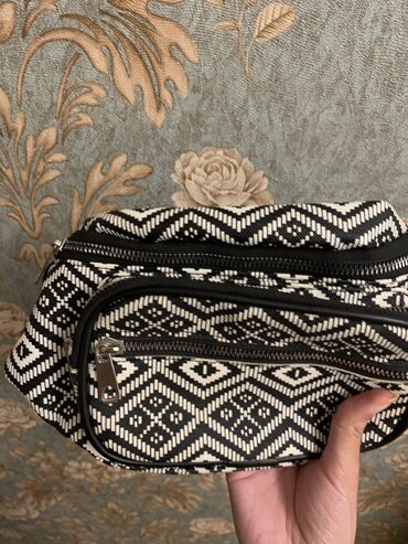 baqaj çantası: Belt Bag 15-e alinib.5 manata satilir.Defekti yoxdur