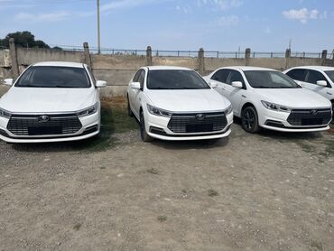 электро авто бишкек: Белый седан BYD Qin Plus DM-i с четырьмя дверями, предназначенный для