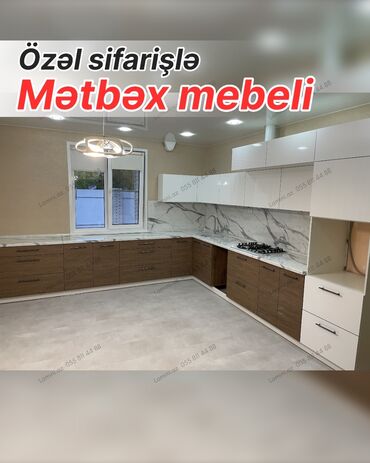 ремонт кухни в хрущевке: Özəl sifarişlə mətbəx mebeli - L formalı, müasir dizayn: yuxarı