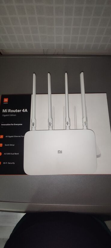 wifi modemleri: Xiamii Mi 4A router 5G (2 wifi).Az işlənib,əla vəziyyətdədir