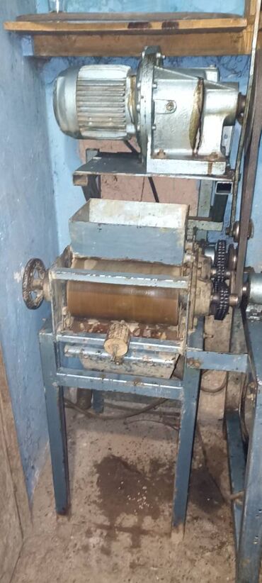 Ostali alati i mašine: Električni mlin sa dve funkcije. Polusuvo mlevenje gline i priprema na lalafo.rs — 2 Ostali alati i mašine: Električni mlin sa dve funkcije. Polusuvo mlevenje gline i priprema — 2