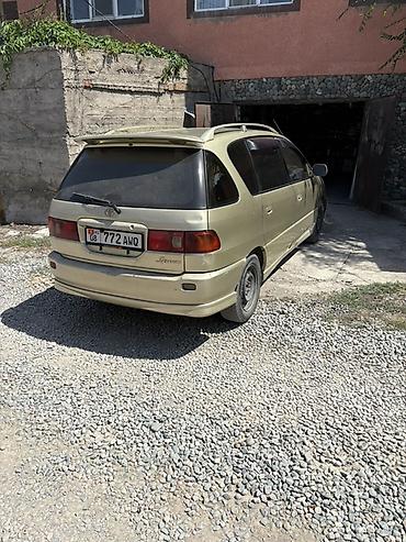 ио пинин: Toyota Ipsum: 2001 г., Бензин, Универсал — 3