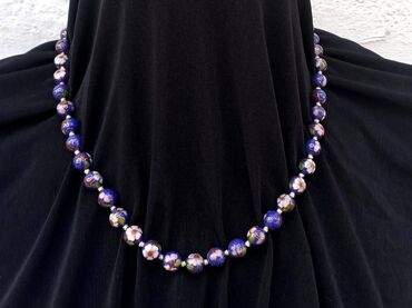 broševi za haljine: Ogrlica Kloazon 2 Ogrlica Kloazon Dužina-obim 59,5 cm, prečnik perle