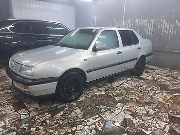 skyline gtr: Volkswagen Vento: 1992 г., 1.8 л, Механика, Бензин, Седан — 1
