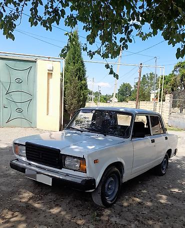 lada vaz 2107: Salam kreditlede satilir 1100ilkin 10ay 300manat. Mator most yaxsi — 1
