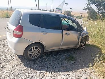 обвес аккорд 7: Honda Fit (≈2004–2007), серебристый, 5‑дверный хэтчбек — 1