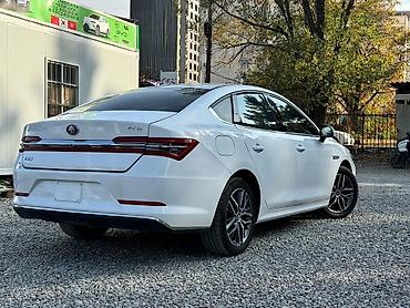 BYD: BYD Qin: 2021 г., Вариатор, Электромобиль, Седан — 6