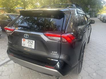 Toyota: Toyota RAV4: 2022 г., 2.5 л, Гибрид, Кроссовер — 4