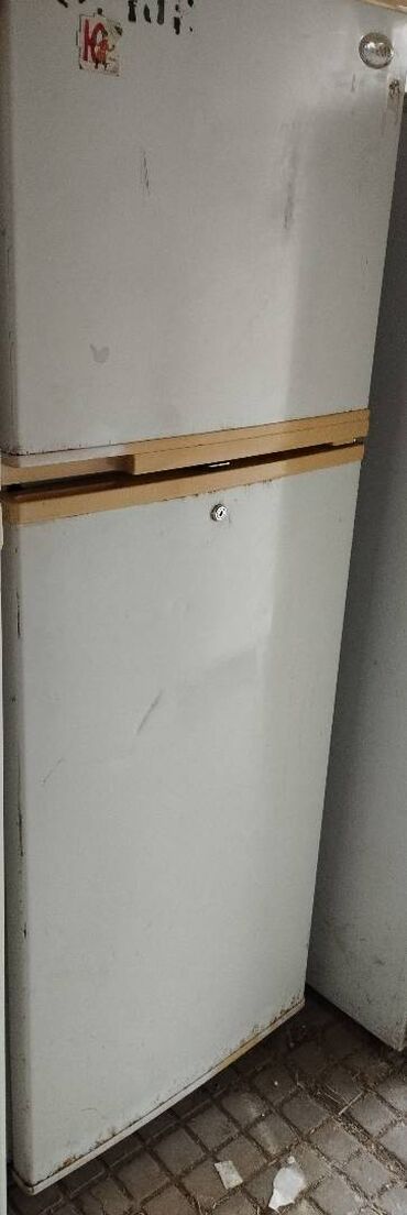 Soyuducular: İşlənmiş 2 qapılı Venus Soyuducu Satılır, rəng - Ağ