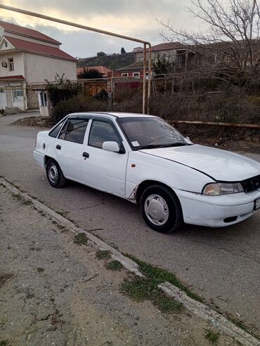 Daewoo: Daewoo Nexia: 1.5 l | 1996 il Sedan