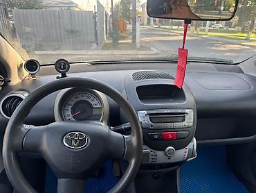 camry 55 xle: Toyota Aygo: 2010 г., 1 л, Механика, Бензин, Хэтчбэк — 7