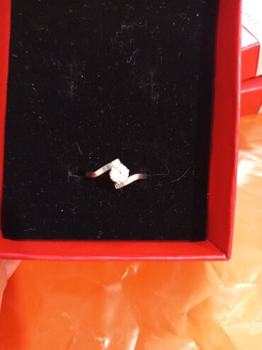 Tuflilər: Gümüş rəngli tek qas zərif üzük 7olcu 17razmer - Dizayn: Asimmetrik — 2