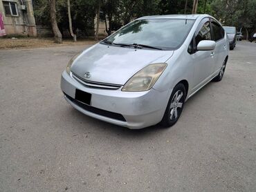 prius arenda verilir: Günlük, Toyota, Depozitlə, Qalmaq şərti ilə