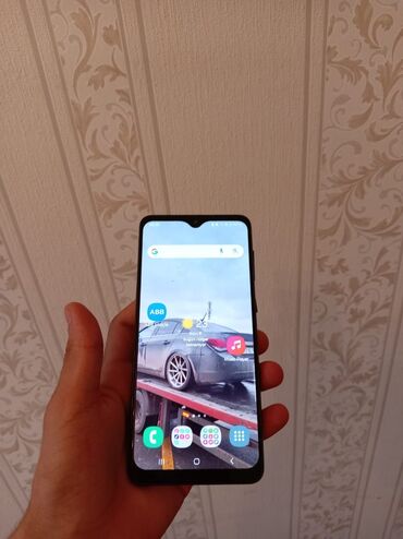 Boşqablar: Samsung Galaxy A20, rəng - Qara