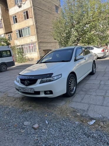 машина хундай соната: Седан Honda Accord белого цвета, оснащенный стандартными литыми