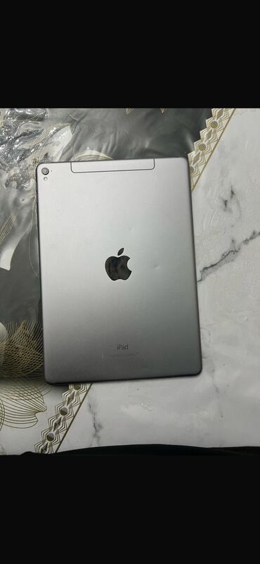 Планшеты: Планшет, Apple, память 128 ГБ, 10" - 11", 4G (LTE), Б/у, Детский цвет - Серебристый