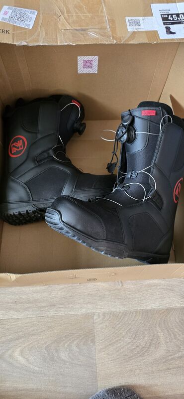 Шлемы: Лыжные очки шлемы балаклавы бафы термоноски перчатки. итд — 24