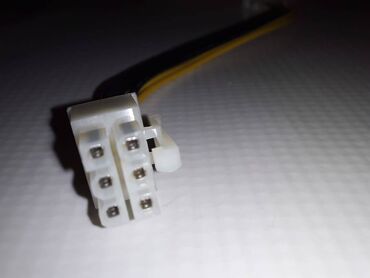 Digər ehtiyat hissələri: Masaüstü kompüter üçün "Sata" kabelləri satılır. Biri 5 manat — 5