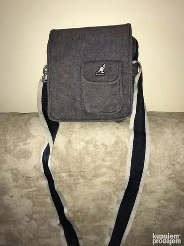 Ostala muška odeća: Original KANGOL torbica Dimezije 20cm x 25cm, debljina 5cm Unutra — 1