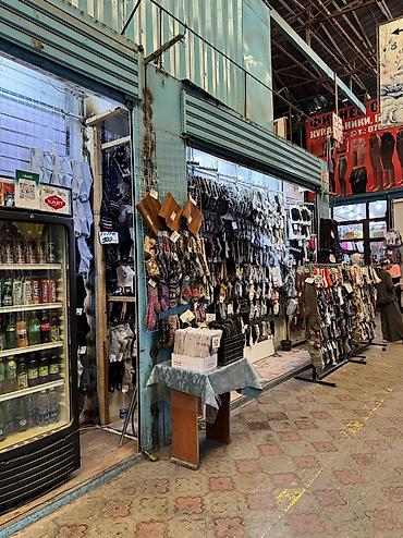 ярмарка барахолка: Продам торговую точку на рынке Дордой, проход Кишка напротив 0 — 5