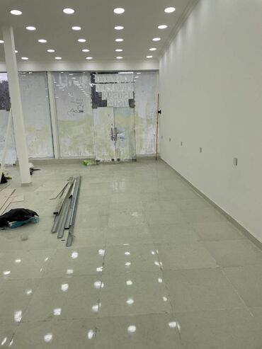 Digər kommersiya daşınmaz əmlakı: 20yanvar metrosuna yaxın,sahəsi 105 kv/m olan,obyekt paltar maqazası — 3