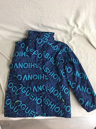 Верхняя одежда: Куртка детская, яркая с надписями. На возраст 8-9 лет, на рост at lalafo.kg — 2 Верхняя одежда: Куртка детская, яркая с надписями. На возраст 8-9 лет, на рост — 2