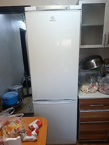 шкафы для ванн: Холодильник Indesit + платяной шкаф с зеркалом Холодильник Indesit: - — 2
