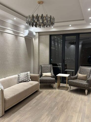 Gəzinti arabaları: RumYumsaq dest 950₼ satilir .Dest 1 ay istifade olunub .Unvan Xetai
