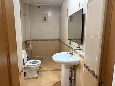 частный дом без хозяина: 🏡 Сдаётся просторный двухэтажный частный дом 📐 Дом — 180 м² 🌿 Участок — 8