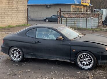 Hyundai: Hyundai Tiburon: 2001 г., 2 л, Механика, Бензин, Купе