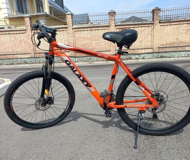 велосипед мини: Срочно продам велосипед Размер колеса 26 фирменный гелакси рама