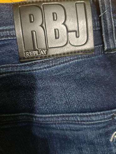 Farmerke: Replay muške farmerke RBJ - Model: RBJ (kožni label na pojasu) - — 4