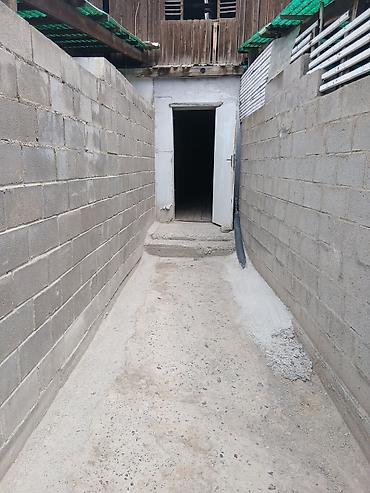 общежитье: 1 комната, 26 м², Общежитие, 1 этаж, Старый ремонт — 1