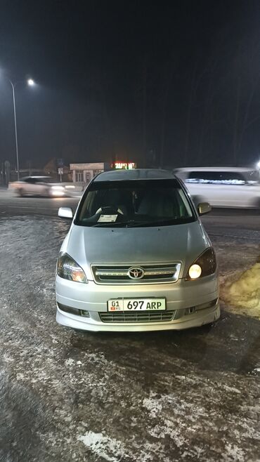 Toyota: Toyota Ipsum: 2002 г., 2.4 л, Автомат, Газ, Минивэн