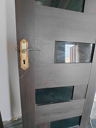 qapi demir qapi seyf qapi: Qapılar – 2 ədəd, şüşəli dizayn - Material: MDF/Laminat örtüklü taxta — 4