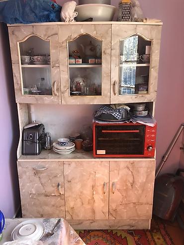 ofis mebeli ikinci el: Mətbəx bufeti – mərmər naxışlı laminat səthli, yuxarıda 3 şüşə qapılı — 4