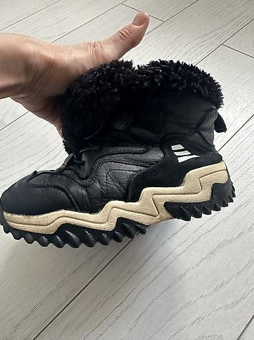 Кроссовки и спортивная обувь: Пара черных кед Converse All Star с белыми шнурками и белыми — 14