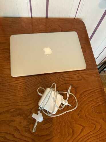 apple telefonlari: İşlənmiş Apple MacBook, 11.6 ", Intel Core i5, < 128 GB