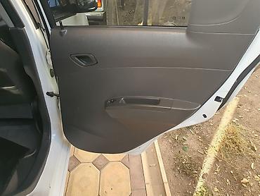 Chevrolet: Chevrolet Spark: 2015 г., 1 л, Вариатор, Бензин, Хэтчбэк at lalafo.kg — 15 Chevrolet: Chevrolet Spark: 2015 г., 1 л, Вариатор, Бензин, Хэтчбэк — 15