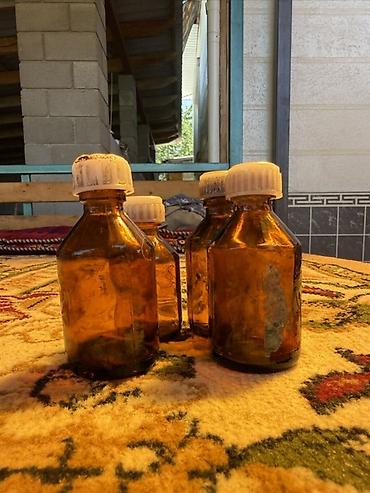 крышки от бутылки: Стеклянные аптечные флаконы коричневого (янтарного) цвета с винтовыми — 6