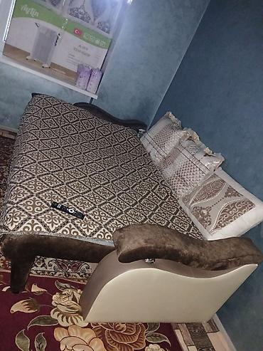 детские двухъярусные кровати из металла: Угловой диван, C подушками, Двухместный — 2