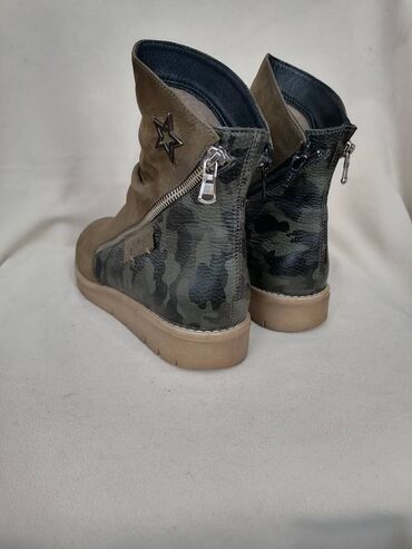 Gležnjače: Gležnjače, Stefano, 38 — 10